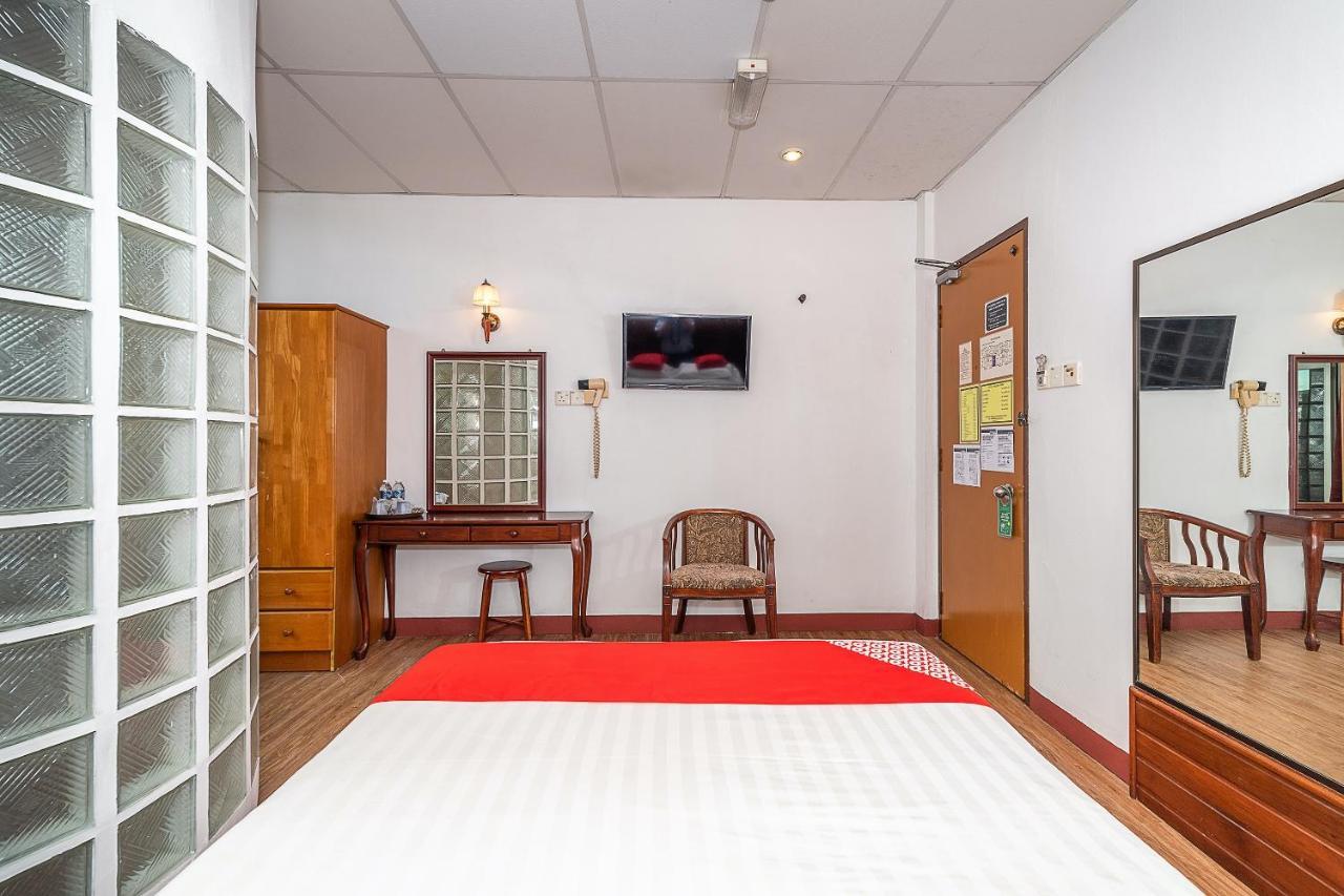 OYO 89864 Hotel Holiday Park Kota Kinabalu Dış mekan fotoğraf