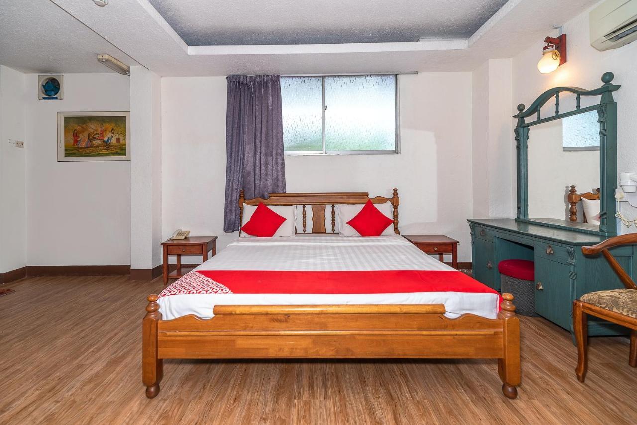OYO 89864 Hotel Holiday Park Kota Kinabalu Dış mekan fotoğraf