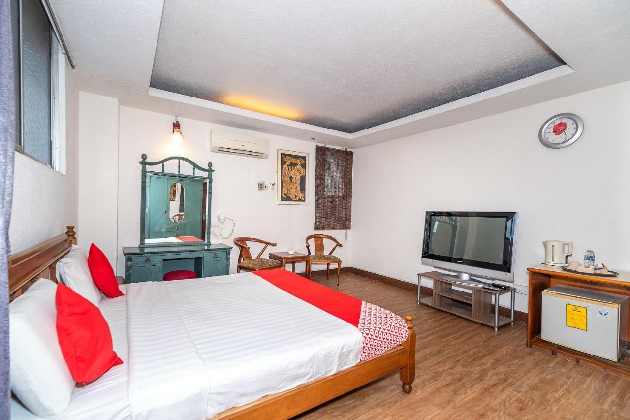 OYO 89864 Hotel Holiday Park Kota Kinabalu Dış mekan fotoğraf