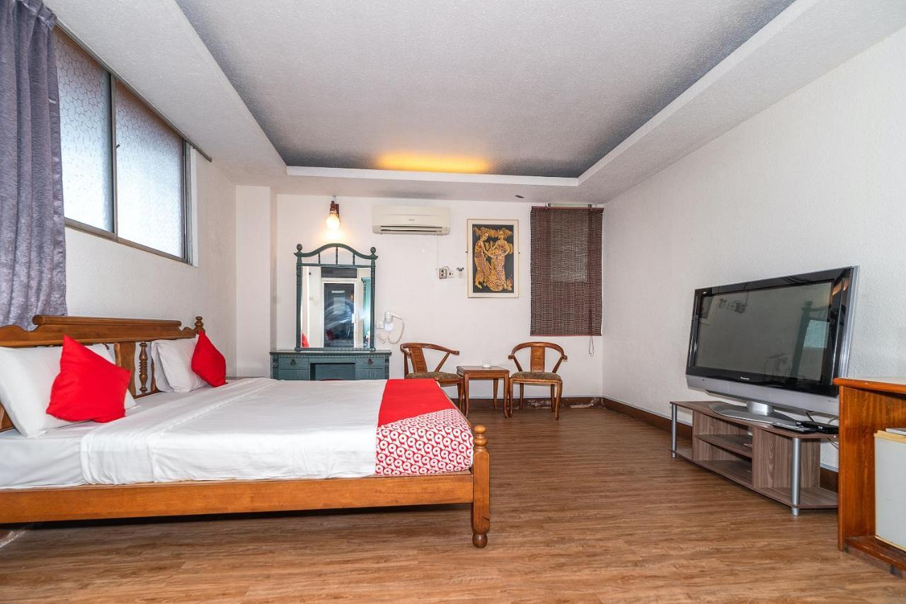 OYO 89864 Hotel Holiday Park Kota Kinabalu Dış mekan fotoğraf