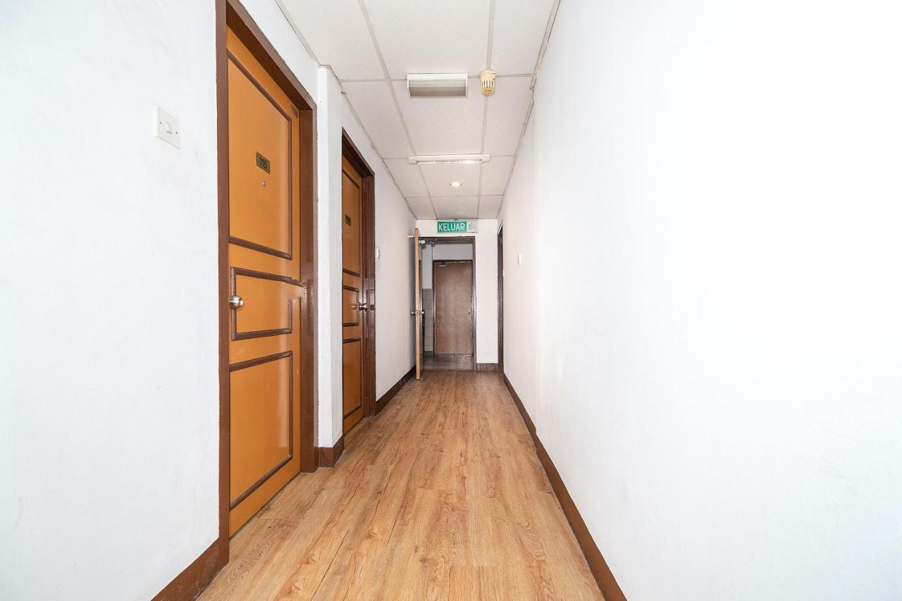 OYO 89864 Hotel Holiday Park Kota Kinabalu Dış mekan fotoğraf