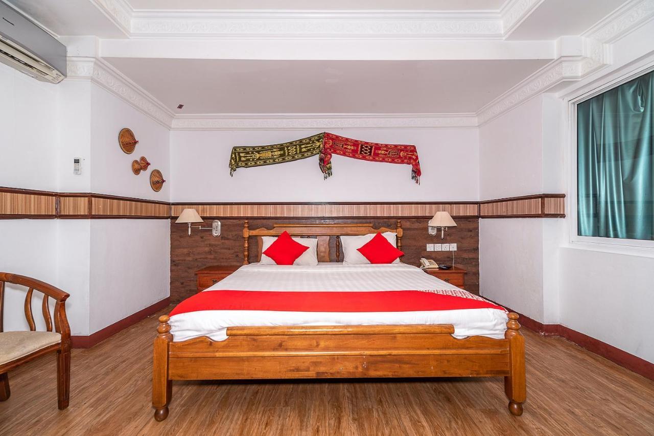 OYO 89864 Hotel Holiday Park Kota Kinabalu Dış mekan fotoğraf