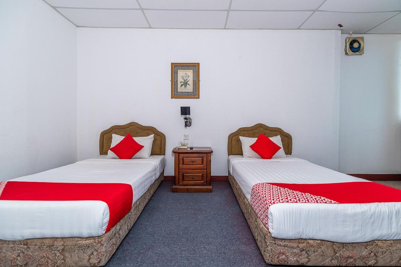 OYO 89864 Hotel Holiday Park Kota Kinabalu Dış mekan fotoğraf