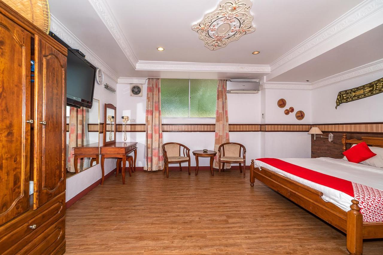 OYO 89864 Hotel Holiday Park Kota Kinabalu Dış mekan fotoğraf