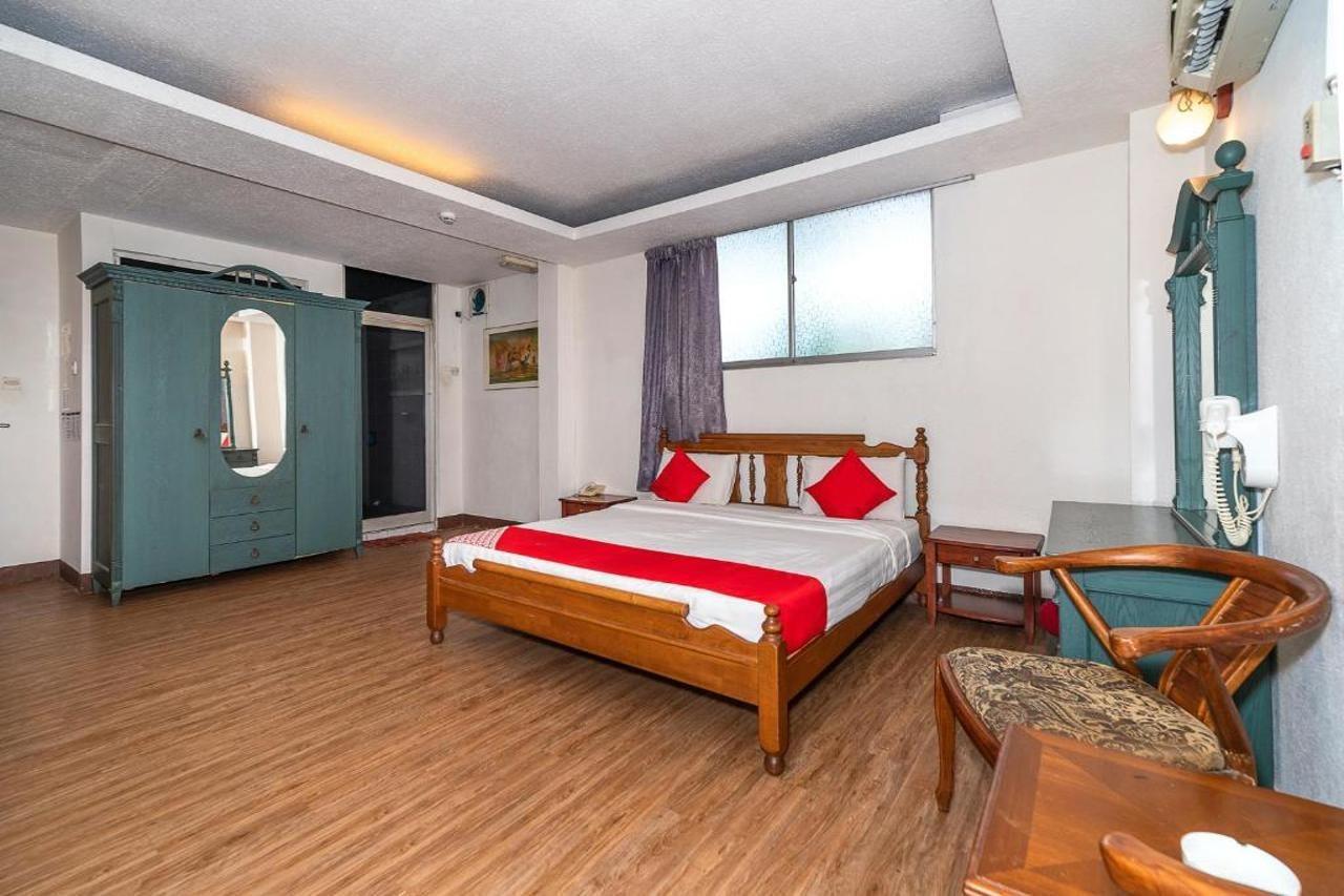 OYO 89864 Hotel Holiday Park Kota Kinabalu Dış mekan fotoğraf