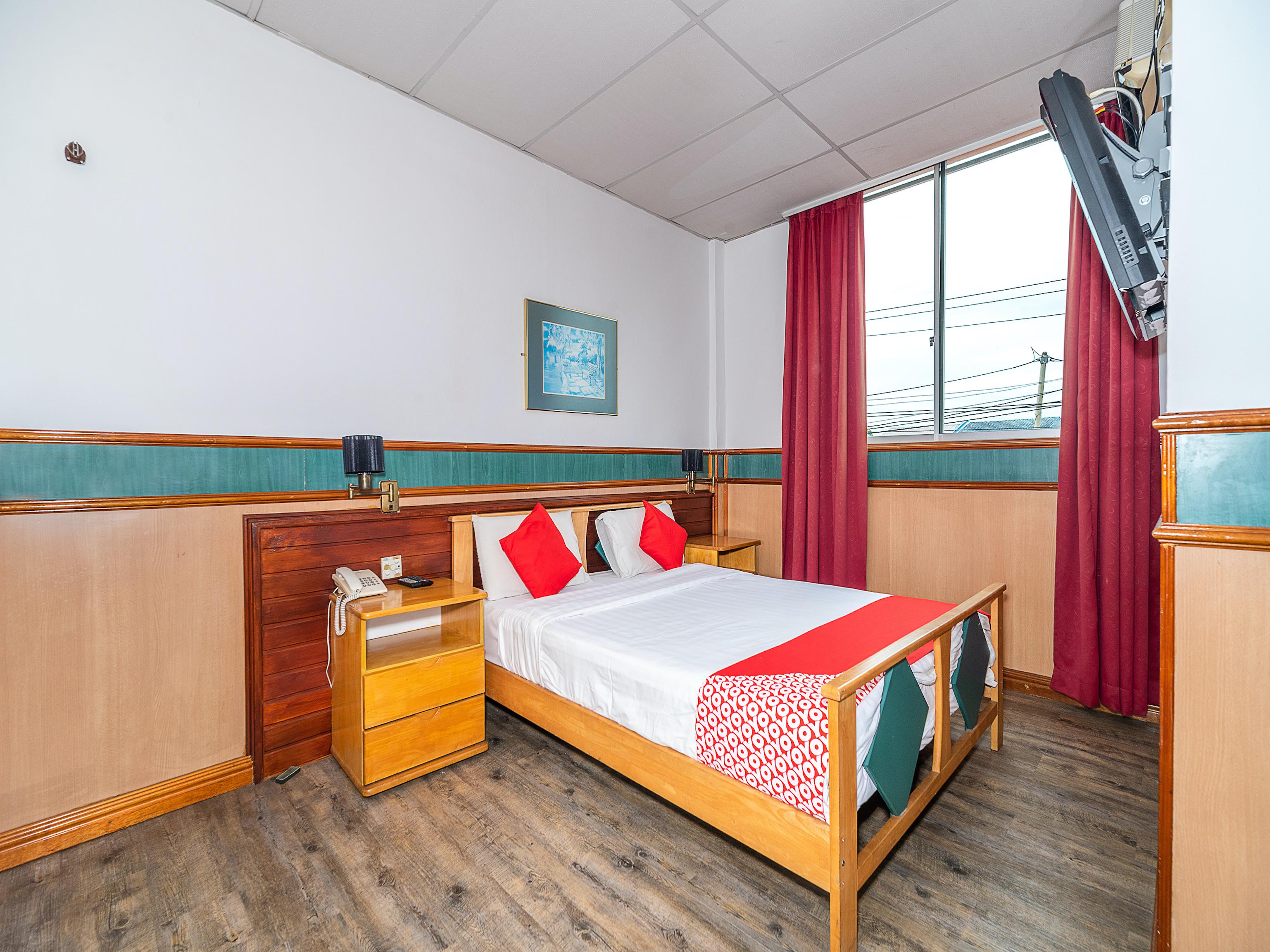 OYO 89864 Hotel Holiday Park Kota Kinabalu Dış mekan fotoğraf