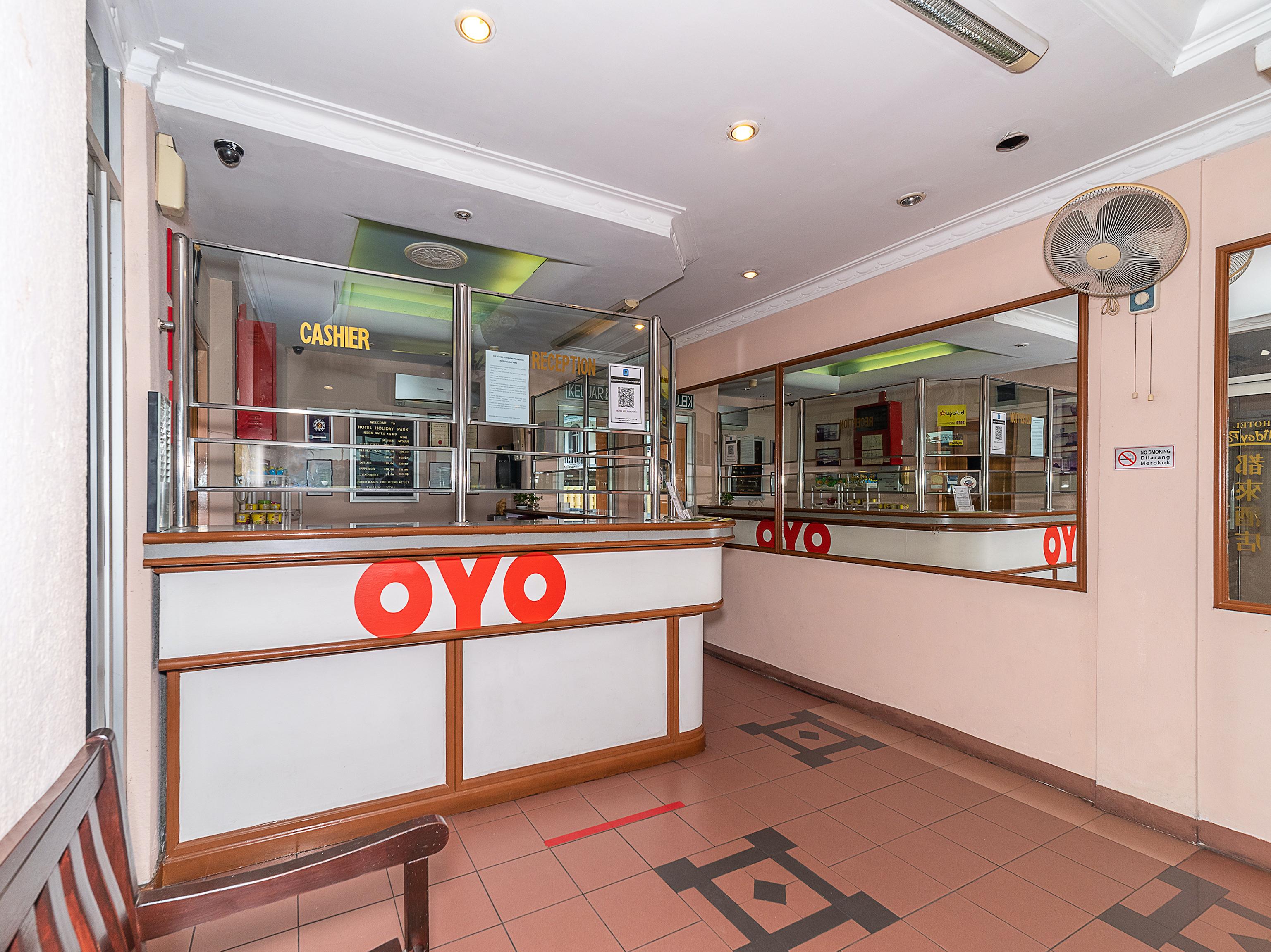 OYO 89864 Hotel Holiday Park Kota Kinabalu Dış mekan fotoğraf