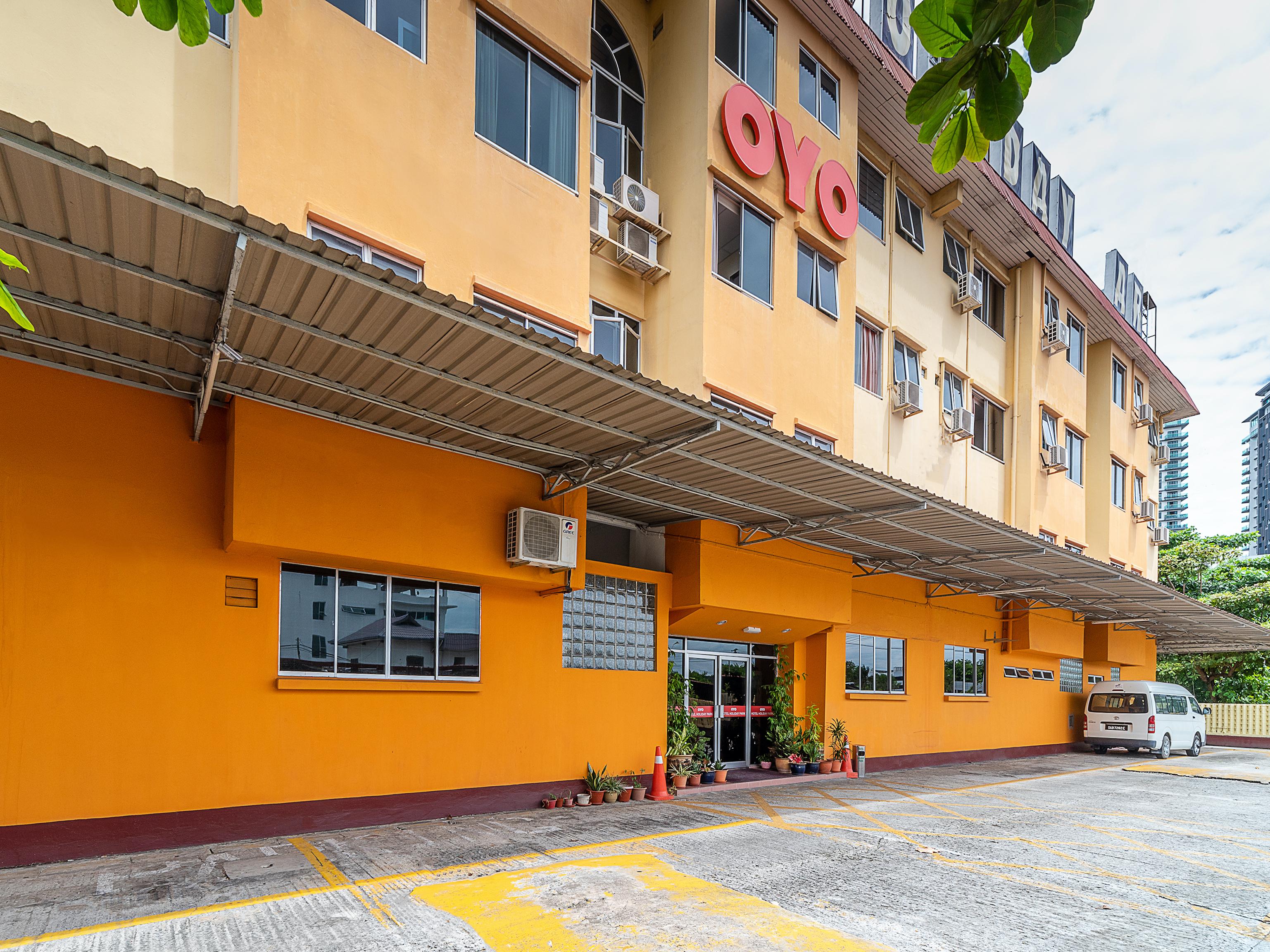 OYO 89864 Hotel Holiday Park Kota Kinabalu Dış mekan fotoğraf