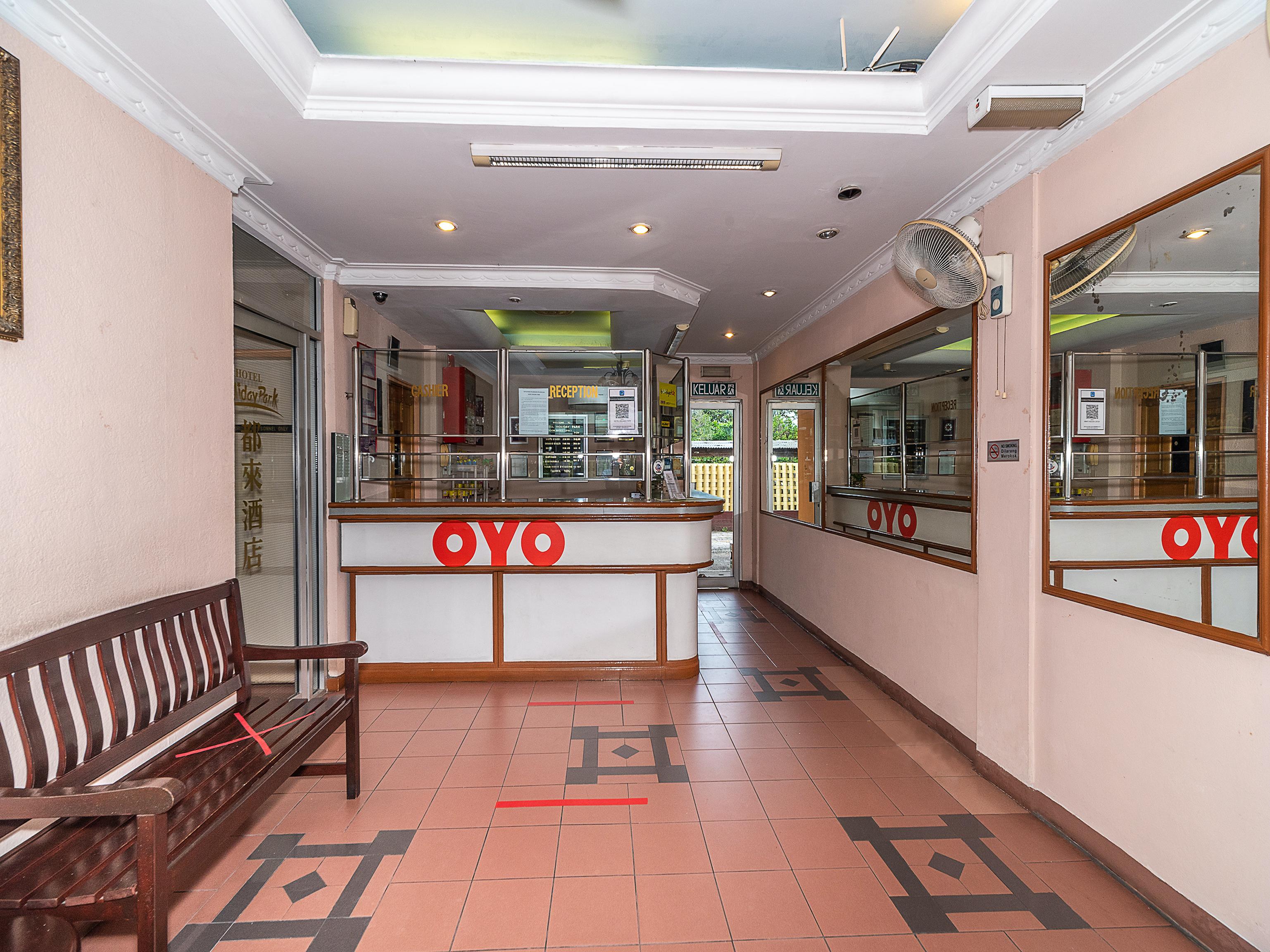 OYO 89864 Hotel Holiday Park Kota Kinabalu Dış mekan fotoğraf