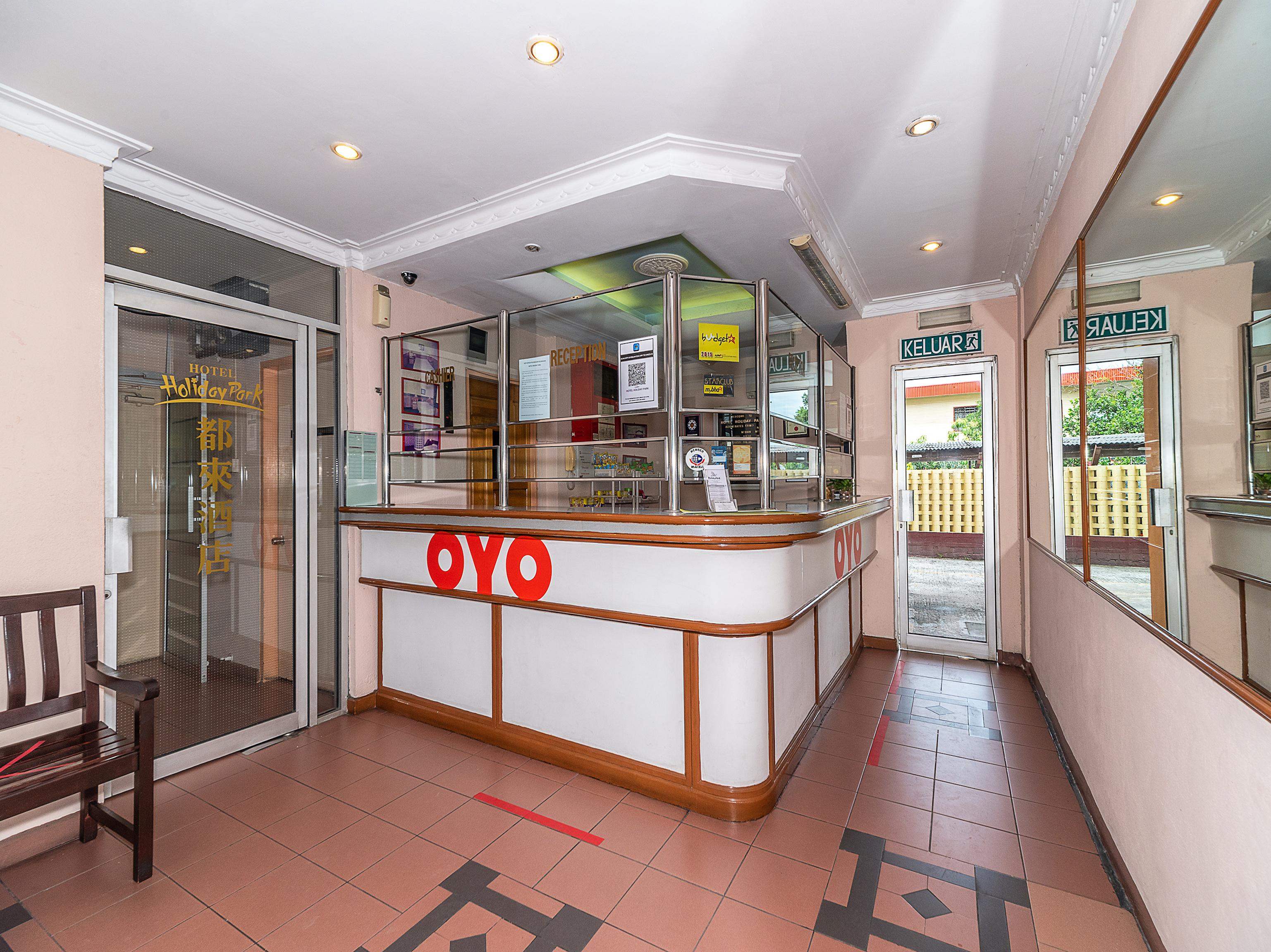 OYO 89864 Hotel Holiday Park Kota Kinabalu Dış mekan fotoğraf
