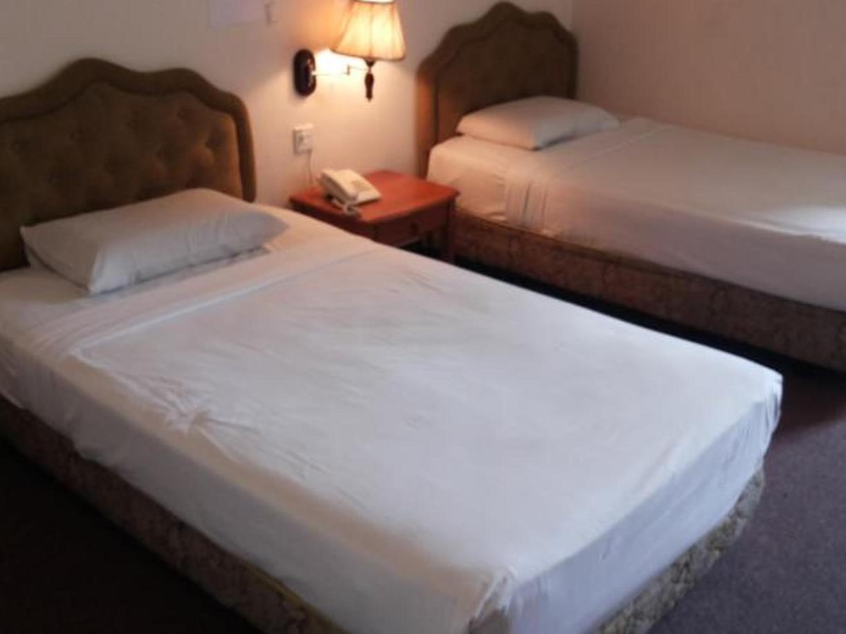 OYO 89864 Hotel Holiday Park Kota Kinabalu Dış mekan fotoğraf