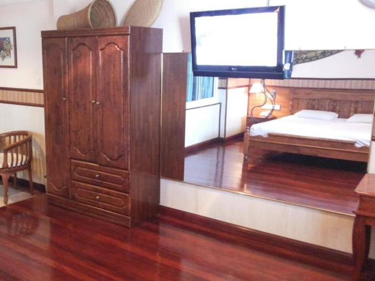 OYO 89864 Hotel Holiday Park Kota Kinabalu Dış mekan fotoğraf
